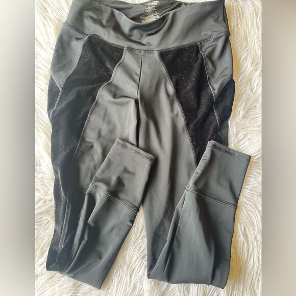 Avia Leggings black with  Sz Lg - Picture 1 of 4